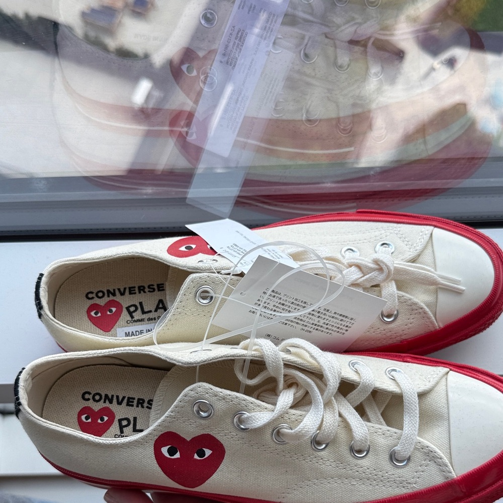 NWT Comme des Garcons PLAY Red and White Sneakers - Picture 2 of 5